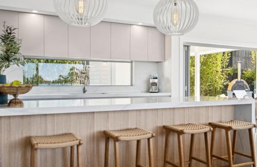 Korora House | Gerald's Break Away - Style and luxury with Pool