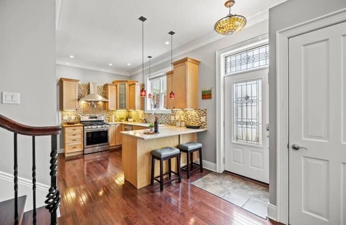 Merion Village House | German Village Large & Luxurious