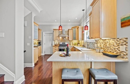 Merion Village House | German Village Large & Luxurious