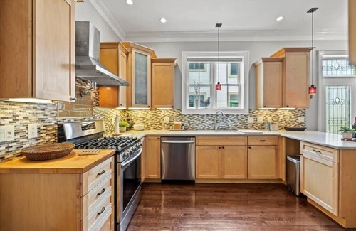 Merion Village House | German Village Large & Luxurious