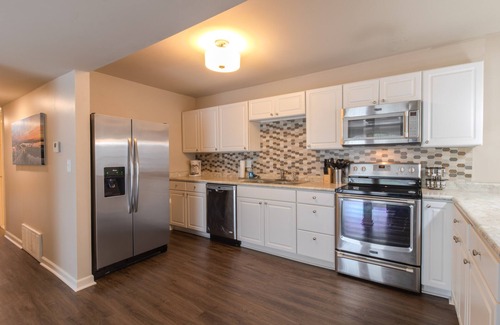 Germantown Condo | Germantown - 30 day minimum