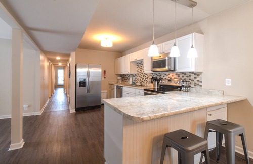 Germantown Condo | Germantown - 30 day minimum