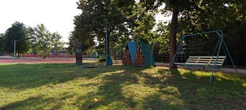 Tiszaalpar Apartment | Gesztenyés Apartmanház Tiszaalpár