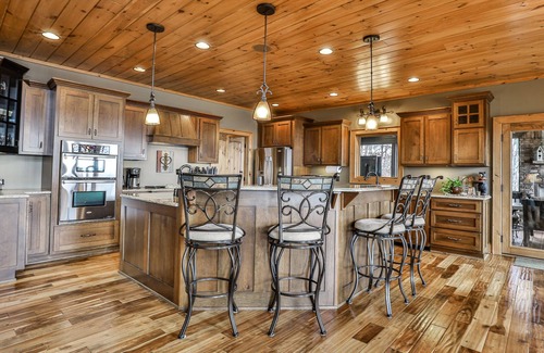 Mineral Bluff Cabin | GET A NEW ALTITUDE located at the highest peak of Stuart Mountain