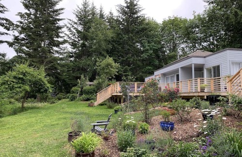 Courtenay House | Get the Best of 4 Worlds_ Sea, Forest, Slopes and Comfort