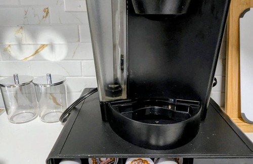 North Philadelphia West House | Getaway 2bed 1 bath minutes from art museum , Philly zoo Temple and Downtown