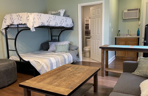 Poplarville Cabin | Getaway Cabin by the Water