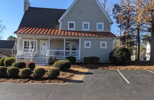 Lackey House | Getaway Savings! 1 BR King Cottage at King's Creek by Spinnaker