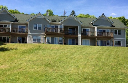 Haliburton Hotel | GetAways at Haliburton Heights