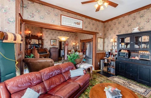 Rush City Hotel | GH5 · #5 Grant House-The Von Perske Zimmer