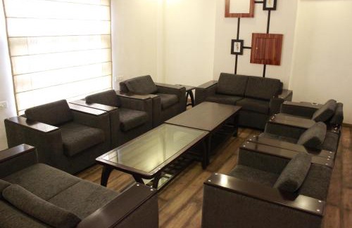 Karnal Hotel | Gian Residency