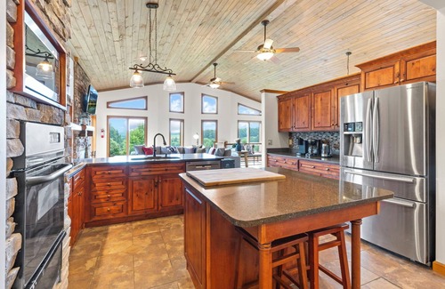 Logan Cabin | Giant House and Property w/Private Golf Course!