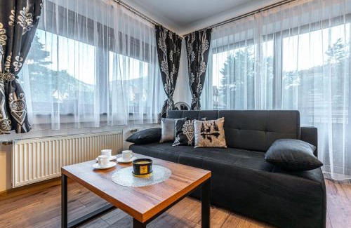 Zakopane Apartment | Giewont View Apartamenty z widokiem Seven & Sauna - Grunwaldzka Krupówki Centrum by RentiloPL