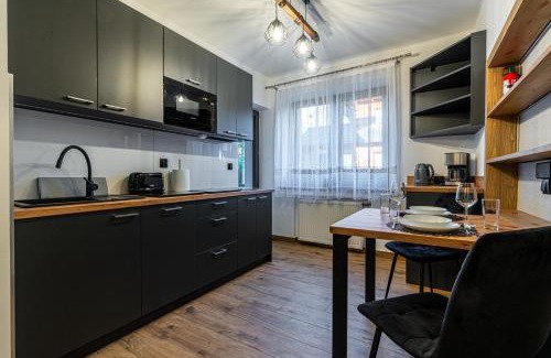 Zakopane Apartment | Giewont View Apartamenty z widokiem Seven & Sauna - Grunwaldzka Krupówki Centrum by RentiloPL