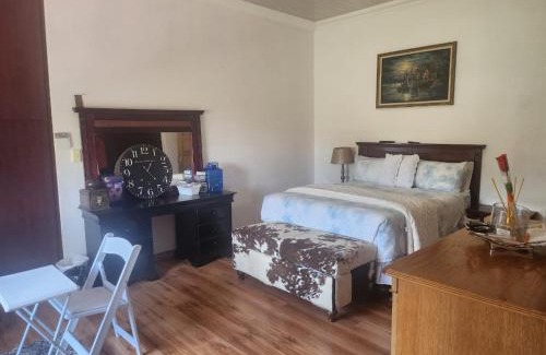 Emalahleni House | Gift from G guesthouse