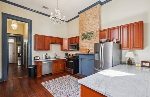 Faubourg Lafayette House | Gigantic Historic 8br Home- Close to Streetcar