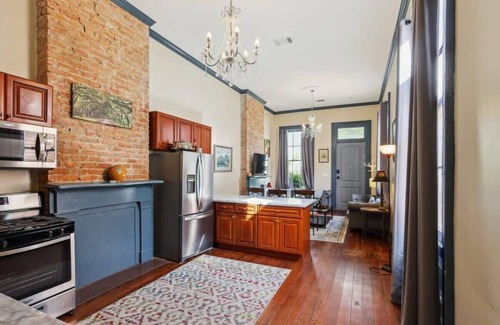 Faubourg Lafayette House | Gigantic Historic 8br Home- Close to Streetcar