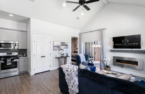 Fredericksburg Condo | GinGin's Cottage | 1/1, Hot Tub, Grill, Washer/Dryer