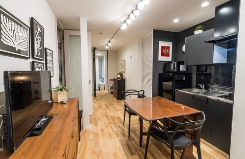 Komatsucho Ski Chalet | Gion Dinosaur