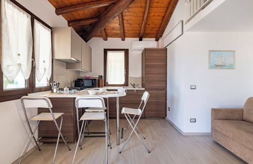 Torre di Bari Condo | Giorgio Holiday Home. Comfort and Relax for the Family, Just Steps from the Sea