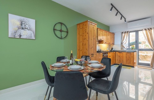 Ta' Pennellu Apartment | Girna - Entire 3BR Private entry Apartment