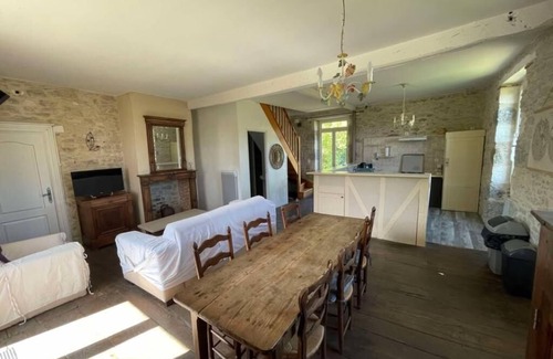 Martel Bed & Breakfast | Gite 06-Les Glycines with pool & jacuzzi-5 pers