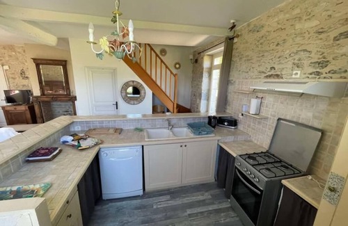 Martel Bed & Breakfast | Gite 06-Les Glycines with pool & jacuzzi-5 pers