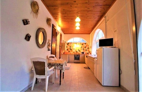 Mercuer Cottage | Gîte 2/4p, 1 bedroom, 1 shower room, heated outdoor swimming pool, park, jacuzzi, trampoline