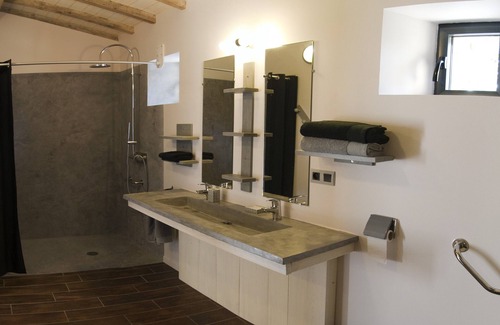 Chambretaud Cottage | Gite 6km from puy du fou with private pool and disabled accessible jacuzzi