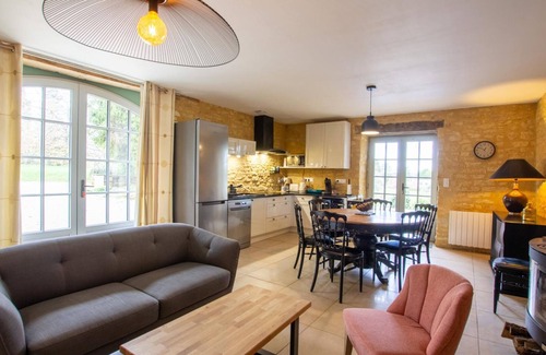 Archignac Cottage | Gite Archignac, 3 bedrooms, 6 persons