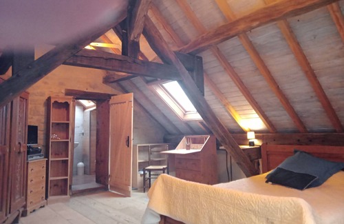 Lurcy-Levis Bed & Breakfast | Gite:bedroom with bathroom, pantry, kitchen