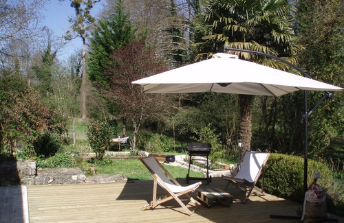 Saint-Cesaire House | Gite "blue shutters" Small country house in Charente Maritime