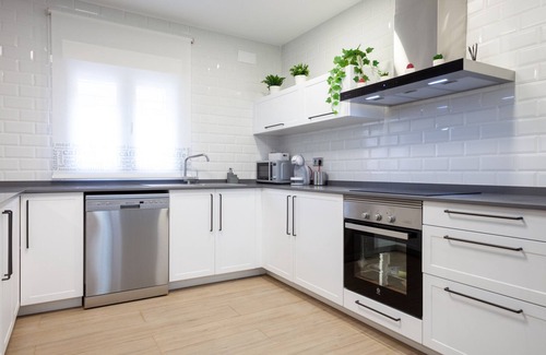 Bullas Cottage | Gite Bullas, 5 bedrooms, 10 persons