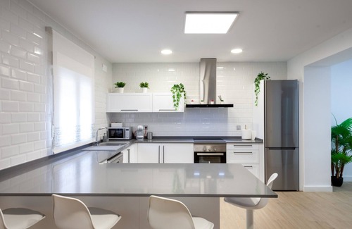 Bullas Cottage | Gite Bullas, 5 bedrooms, 10 persons