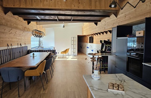 Saint-Omer Boat Rental | Gîte de groupe sur l'eau - Barge in Saint-Omer at the gateway to the Marais Audomarois