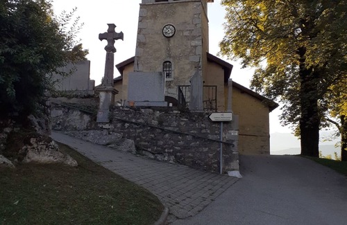 Chapareillan House | Gîte de la luge, at the start of Mont Granier and Chartreuse hikes