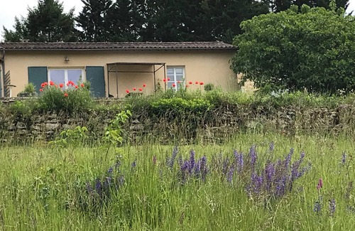 Sainte-Alvere Cottage | Gite La Terre, lovely Gite 35 m2, 2 Persons. Large terrace with great views
