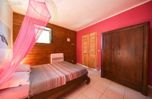 Pointe-Noire Apartment | Gite Fuchsia