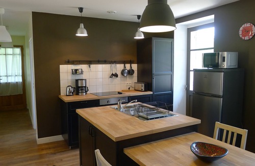 Saint-Meard-de-Drone House | Gîte in a mill on the Dronne in the Dordogne. Direct access to the river