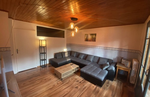 Mesnois Apartment | Gîte in a typical village, 10 minutes from Lac de Granvaud and 15 minutes from Chalain.