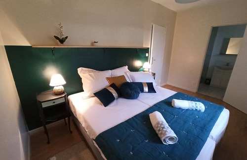 Cosse-le-Vivien Other | Gite in the heart of a farm overlooking meadows and animals.