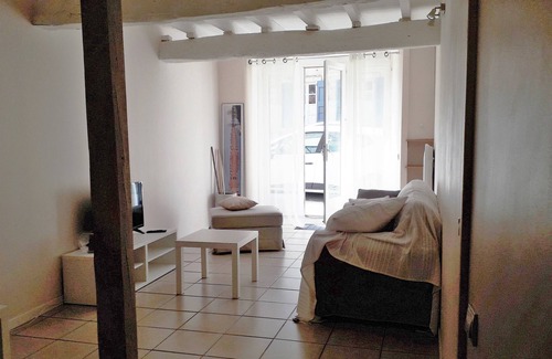 Mourvilles-Hautes House | Gite in the village