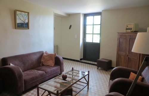 Sainte-Cecile-les-Vignes Other | gite la berthine provençale farm located in a wine village