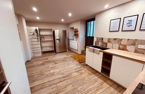 Montolieu House | Gite la Maison du Vigneron with 4 bedrooms