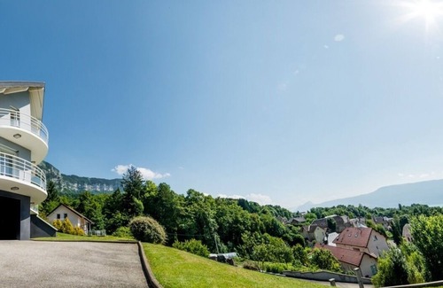 Pugny-Chatenod House | GITE LaurieRaphael VUE LAC DU BOURGET near ANNECY and mountains in ALL COMFORT,