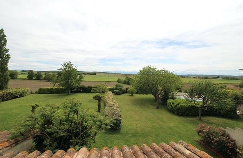 Fanjeaux House | Gîte Lavande: renovated farmhouse with swimming pool and panoramic view of the Pyrenees