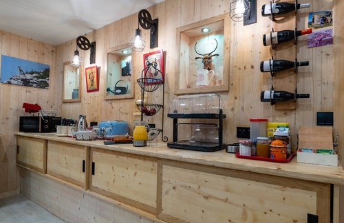 Vassieux-en-Vercors Cottage | Gîte 'Les Carlines' with Mountain View, Shared Terrace and Wi-Fi