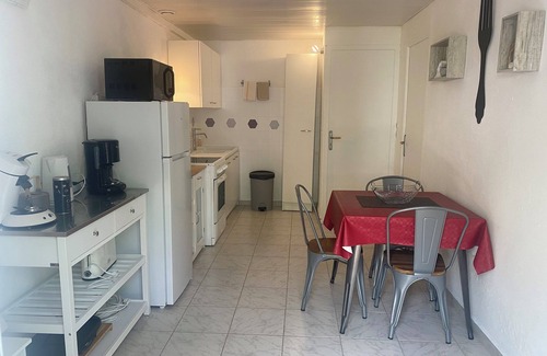 Salavas Cottage | GITE LES CHENES-MAS DU VIEUX CHENE- CALME