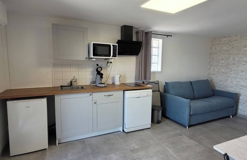 Tangry House | Gîte 'Les Gites Des Hauts Pays' with Private Terrace, Wi-Fi and Air Conditioning