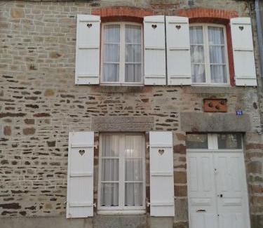 Saint-Jean-le-Thomas House | Gite Les Hirondelles en Baie du Mont St Michel